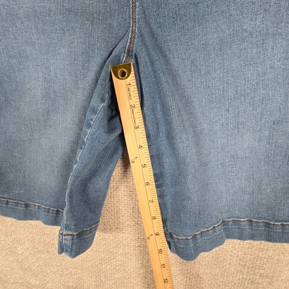 Gloria Vanderbilt Womens Blue Denim Bermuda Shorts Slimming Effect Sz 16 Stretch